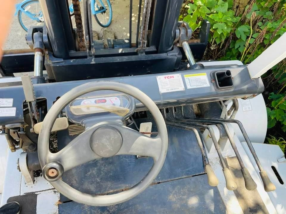 TCM FD100Z8 - Diesel forklift: picture 3 TCM FD100Z8 - Diesel forklift: picture 3