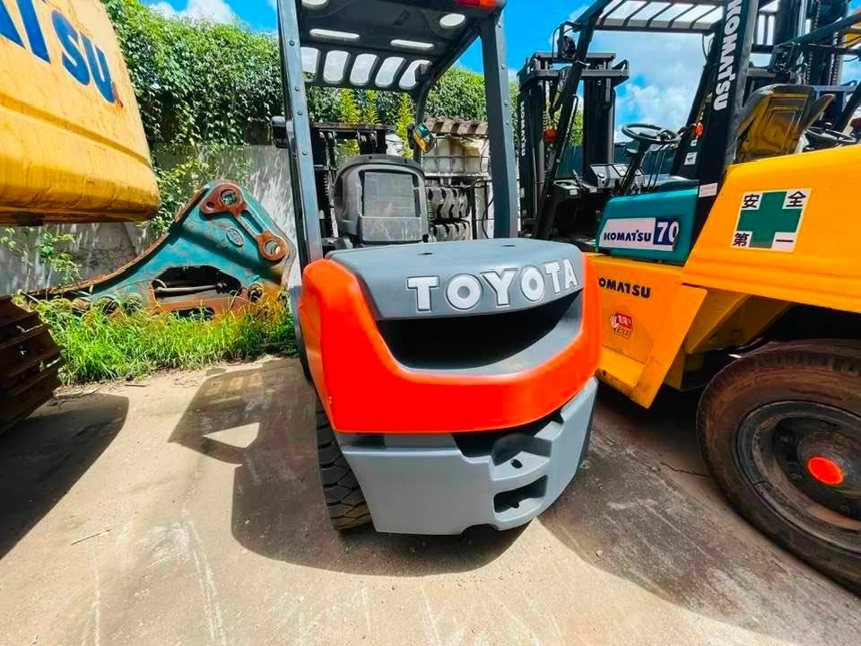 Toyota FB30-7 - Electric forklift: picture 1 Toyota FB30-7 - Electric forklift: picture 1
