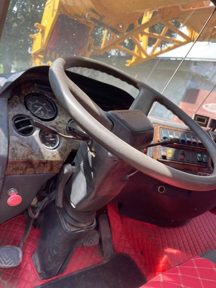 All terrain crane XCMG QY70K-II: picture 7