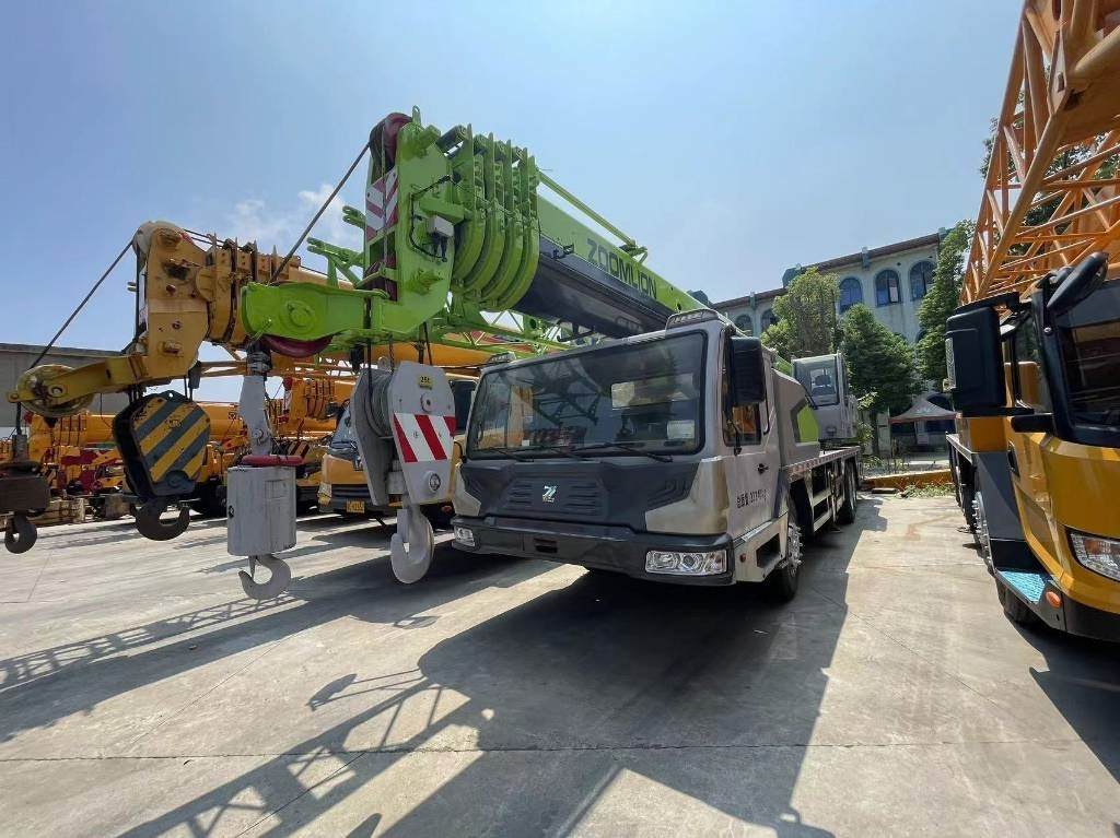 ZOOMLION ZCT251V - All terrain crane: picture 1 ZOOMLION ZCT251V - All terrain crane: picture 1