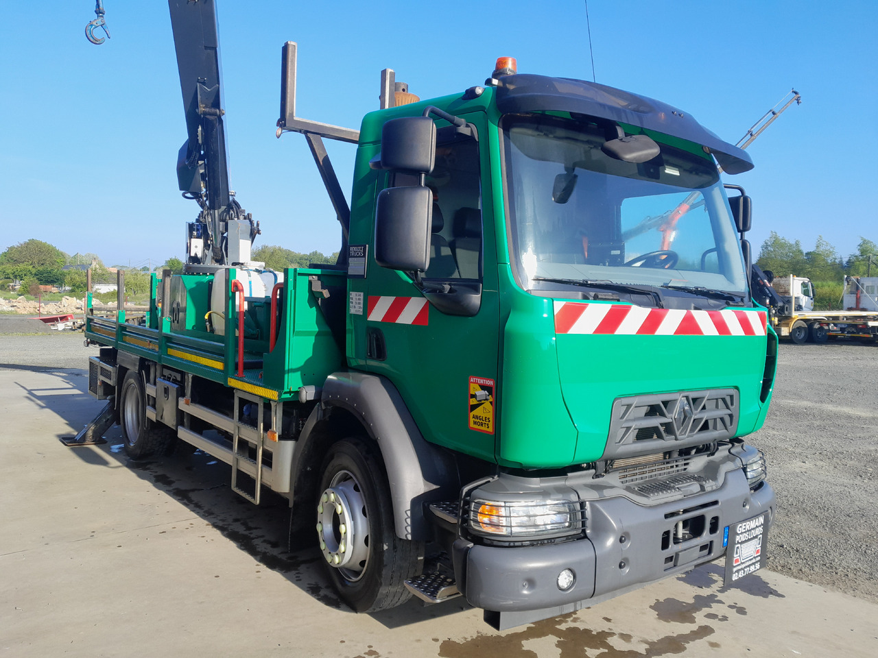 RENAULT D250 - Crane truck: picture 2 RENAULT D250 - Crane truck: picture 2