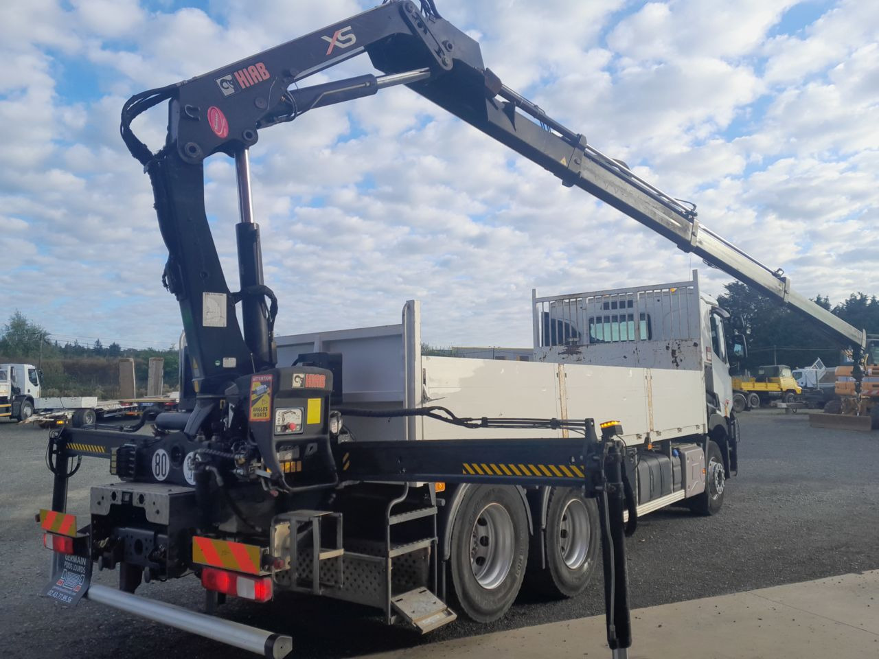 Renault C380 6x2 DTI11 6x2 Standard platform Truck - Dropside/ Flatbed truck, Crane truck: picture 3 Renault C380 6x2 DTI11 6x2 Standard platform Truck - Dropside/ Flatbed truck, Crane truck: picture 3