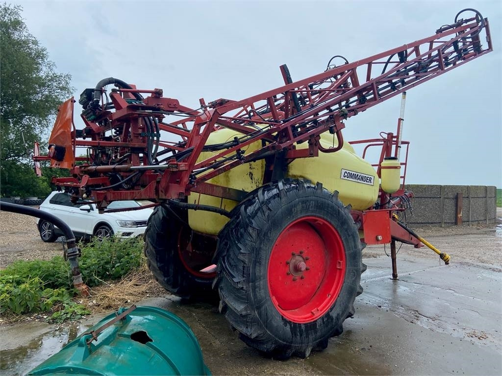 Hardi COMANDER 2800 L 24 M  - Trailed sprayer: picture 3 Hardi COMANDER 2800 L 24 M  - Trailed sprayer: picture 3