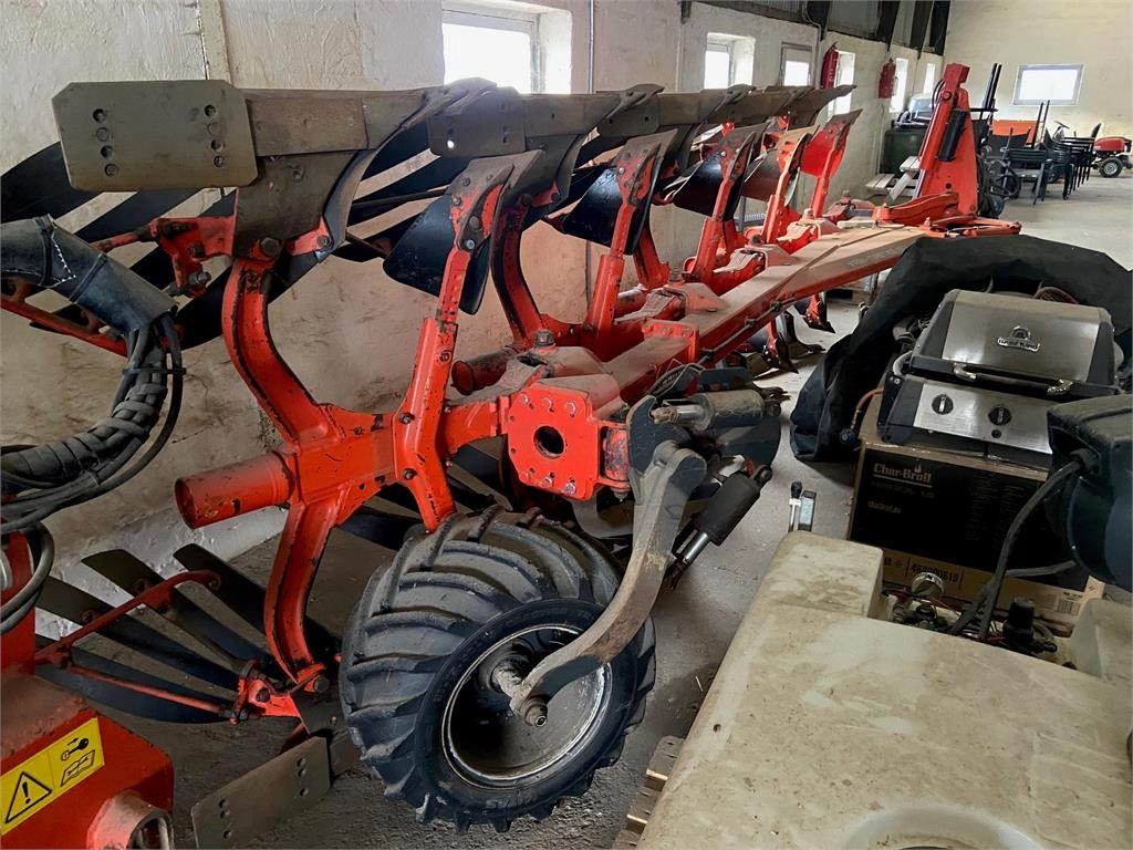 Kuhn VARI-MASTER 153 4+1 - Plow: picture 3 Kuhn VARI-MASTER 153 4+1 - Plow: picture 3