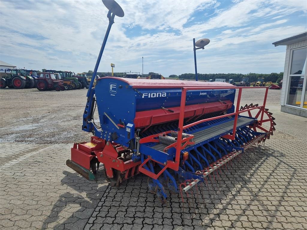Kverneland NGS401 FIONA ORIONXR - Combine seed drill: picture 2 Kverneland NGS401 FIONA ORIONXR - Combine seed drill: picture 2