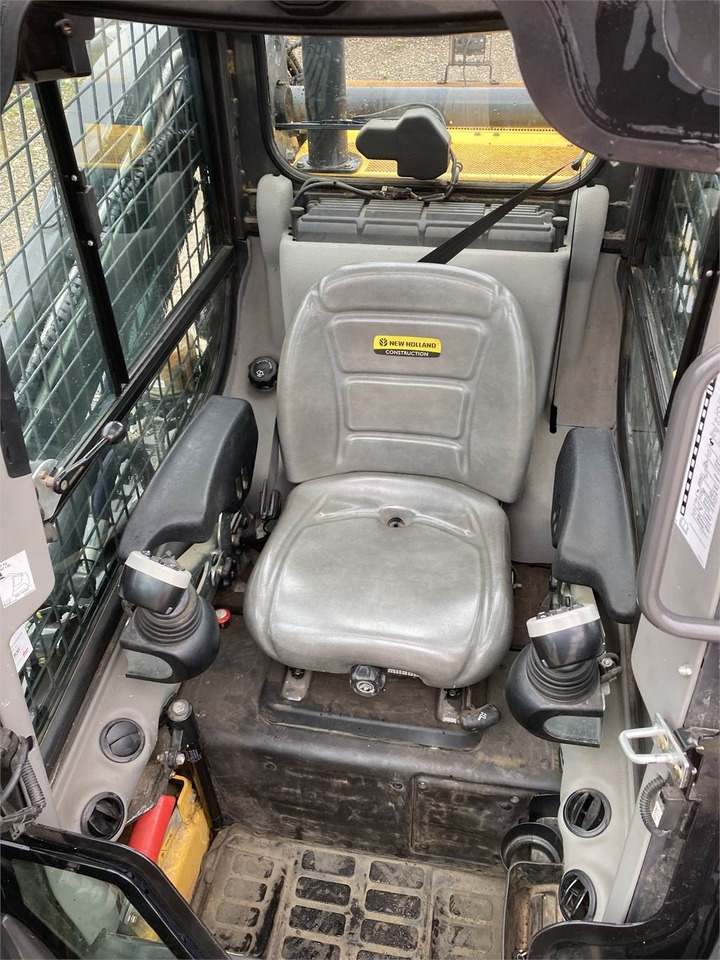 New Holland C 238 LOADER - Compact track loader: picture 5 New Holland C 238 LOADER - Compact track loader: picture 5
