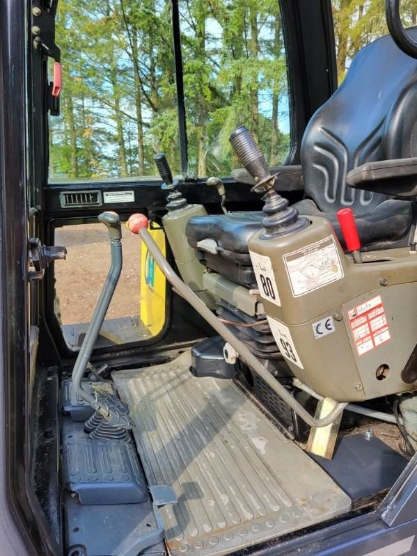 Yanmar B50 - Mini excavator: picture 2 Yanmar B50 - Mini excavator: picture 2