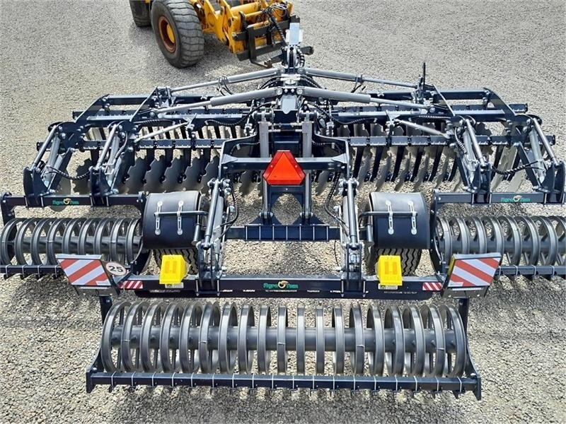 Agro-Tom 6 Meter discharve - Disc harrow: picture 1 Agro-Tom 6 Meter discharve - Disc harrow: picture 1