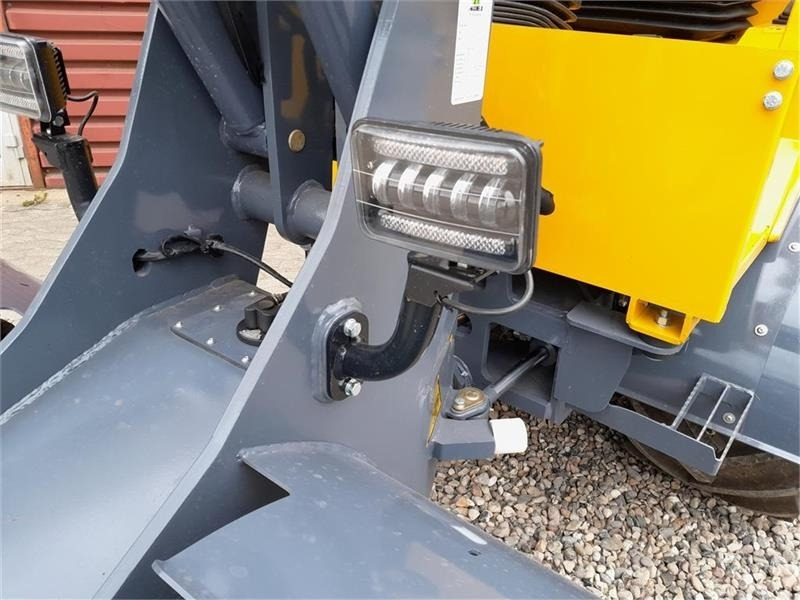 Compact loader Eurotrac W12 F XL: picture 16