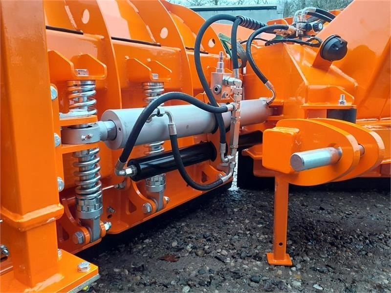 Inter-Tech 3,60 meters Proff - Snow plough for Agricultural machinery: picture 4 Inter-Tech 3,60 meters Proff - Snow plough for Agricultural machinery: picture 4