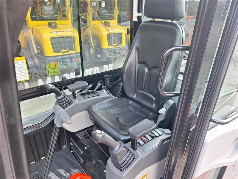 Mini excavator Mole M20: picture 11