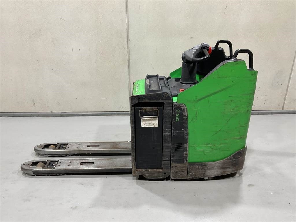 Cesab P320 - Pallet truck: picture 3 Cesab P320 - Pallet truck: picture 3