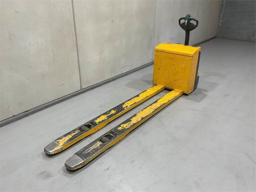 Jungheinrich EJE 118 - Pallet truck: picture 4 Jungheinrich EJE 118 - Pallet truck: picture 4