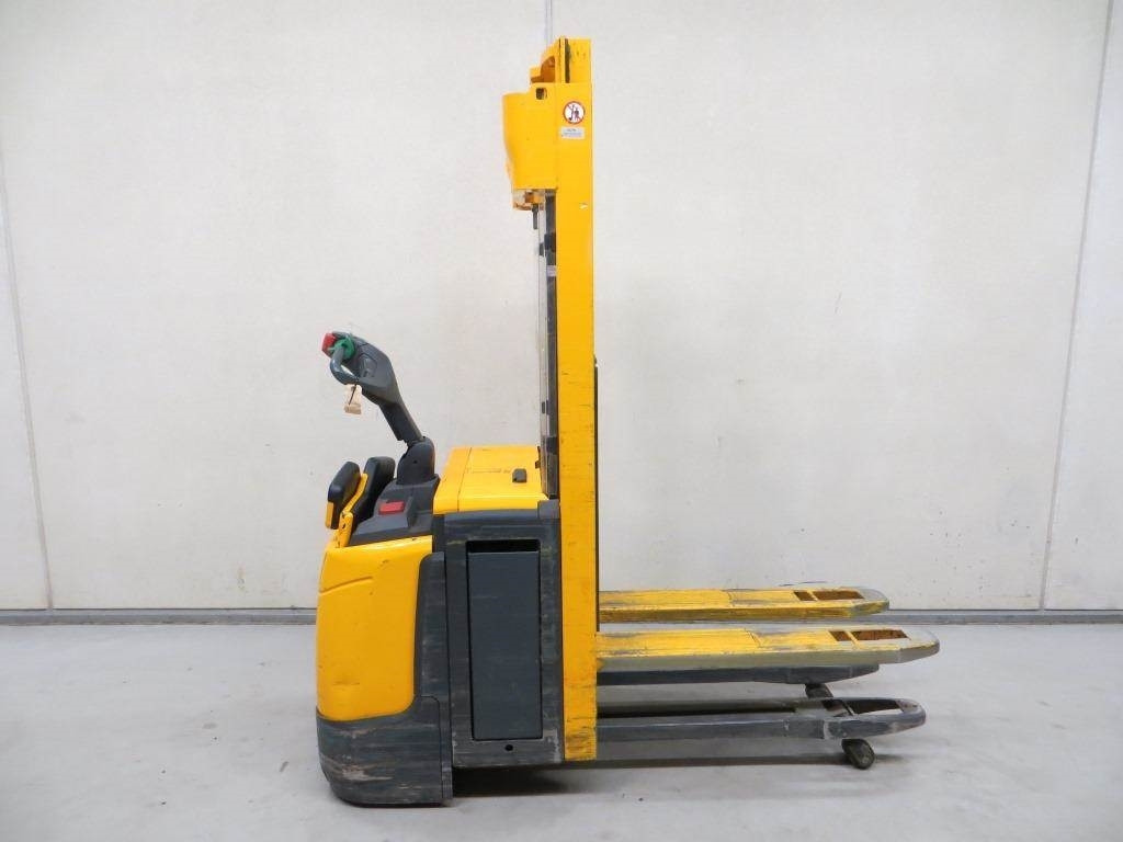 Jungheinrich ERC 212Z - Stacker: picture 1 Jungheinrich ERC 212Z - Stacker: picture 1