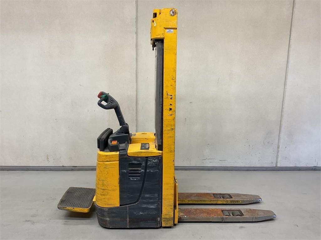 Jungheinrich ERC 214 - Stacker: picture 1 Jungheinrich ERC 214 - Stacker: picture 1