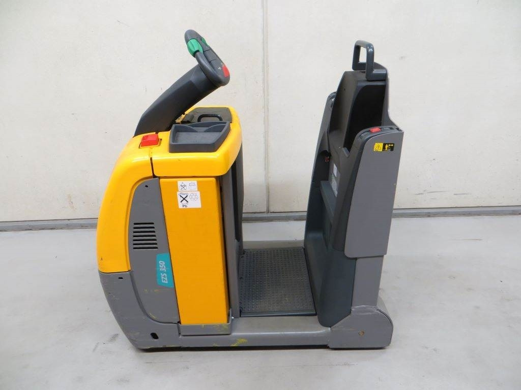 Jungheinrich EZS 350 - Terminal tractor: picture 2 Jungheinrich EZS 350 - Terminal tractor: picture 2
