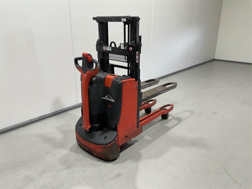 Linde D08 - Stacker: picture 2 Linde D08 - Stacker: picture 2