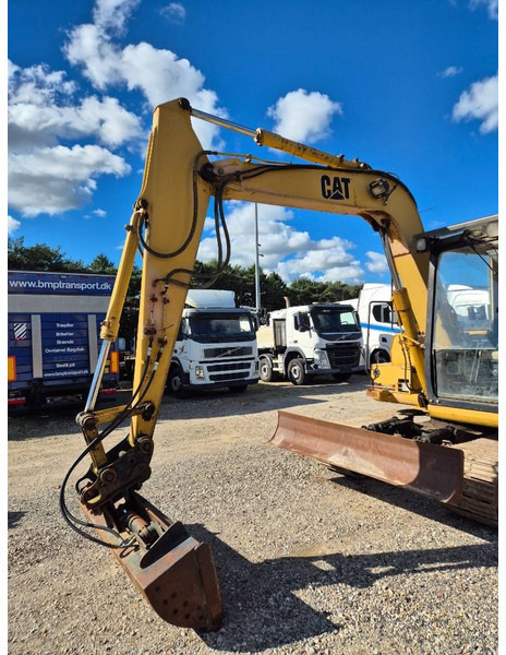 Mini excavator Cat 307 with extra buckets: picture 10 Mini excavator Cat 307 with extra buckets: picture 10