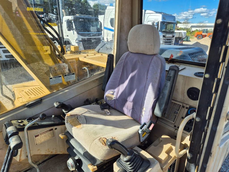 Mini excavator Cat 307 with extra buckets: picture 17 Mini excavator Cat 307 with extra buckets: picture 17