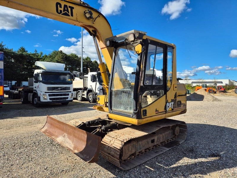 Mini excavator Cat 307 with extra buckets: picture 11 Mini excavator Cat 307 with extra buckets: picture 11