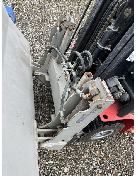 NP A18 truck with shovel and forks - Electric forklift: picture 5 NP A18 truck with shovel and forks - Electric forklift: picture 5