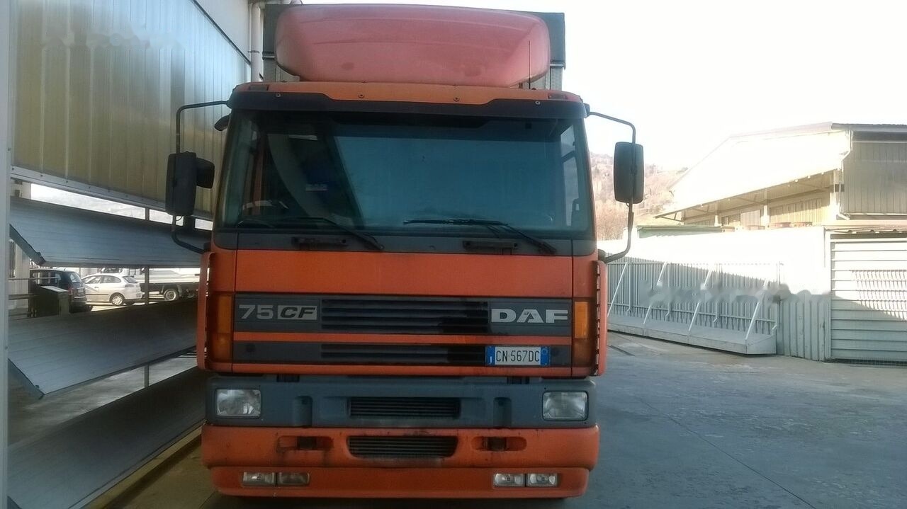 DAF CF 75.290 - Curtainsider truck: picture 2 DAF CF 75.290 - Curtainsider truck: picture 2