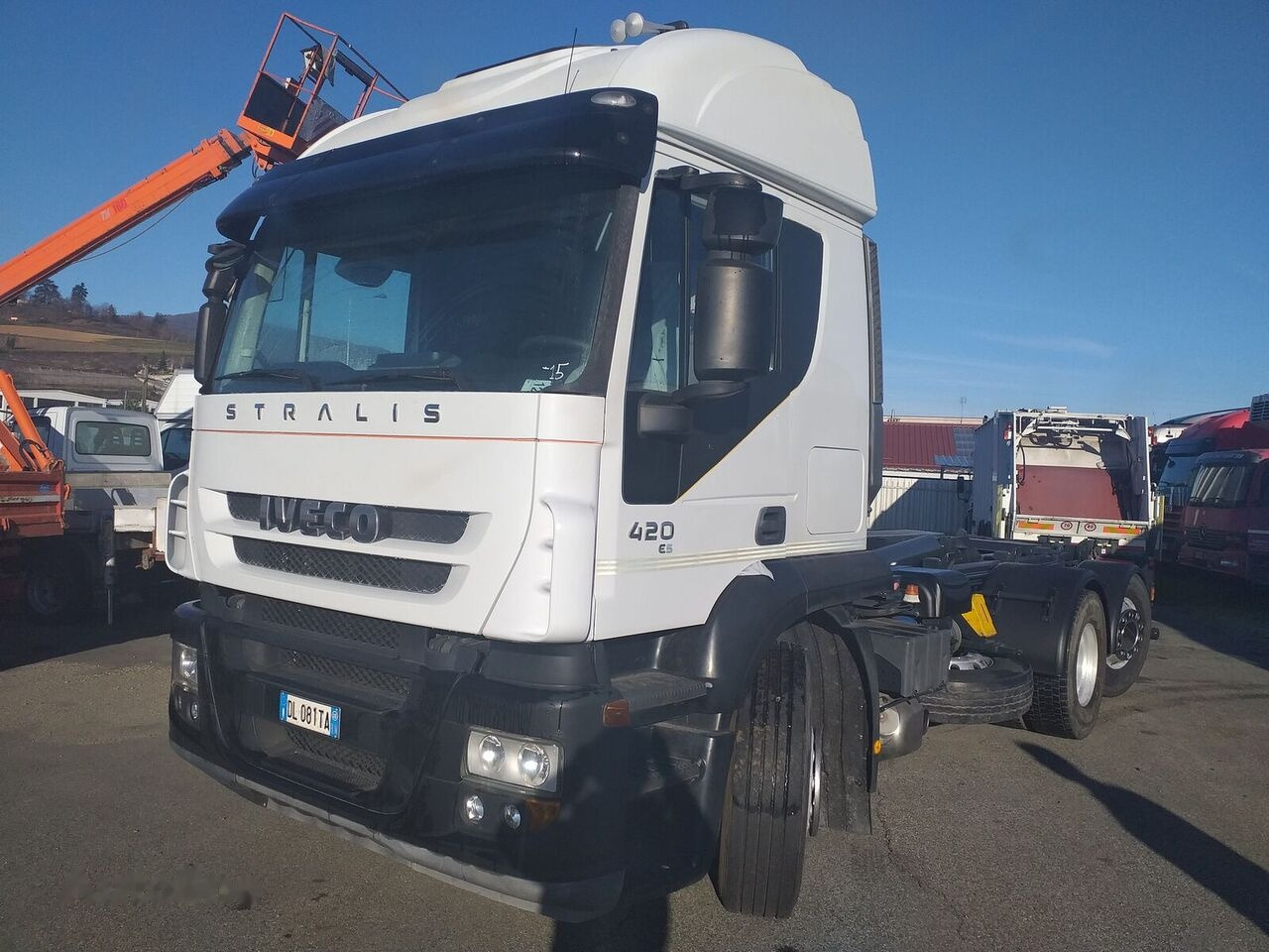 IVECO STRALIS AT260S42Y/PS - Hook lift truck: picture 1 IVECO STRALIS AT260S42Y/PS - Hook lift truck: picture 1