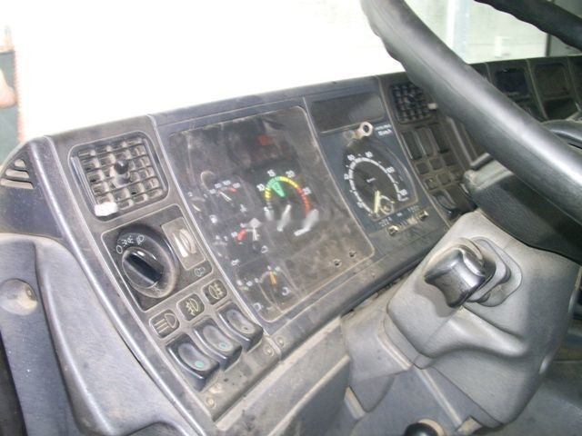 Tractor unit Scania 124.400: picture 9