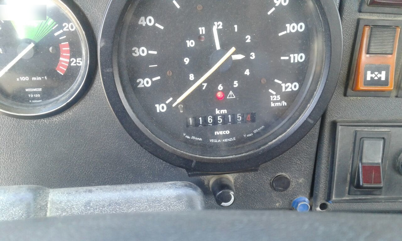 Volvo N.12 - Vacuum truck: picture 2 Volvo N.12 - Vacuum truck: picture 2