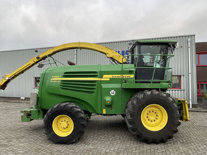John Deere 7750I - Forage harvester: picture 3 John Deere 7750I - Forage harvester: picture 3