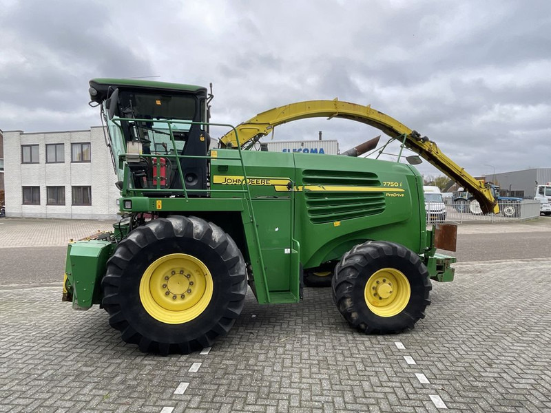 John Deere 7750I - Forage harvester: picture 2 John Deere 7750I - Forage harvester: picture 2