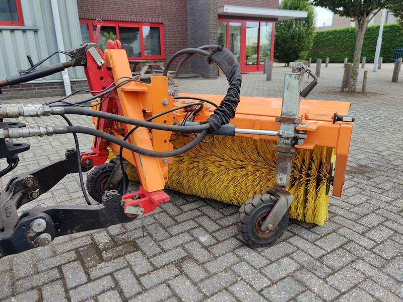 Nesbo HF1600S Veegmachine - Broom for Municipal/ Special vehicle: picture 3 Nesbo HF1600S Veegmachine - Broom for Municipal/ Special vehicle: picture 3