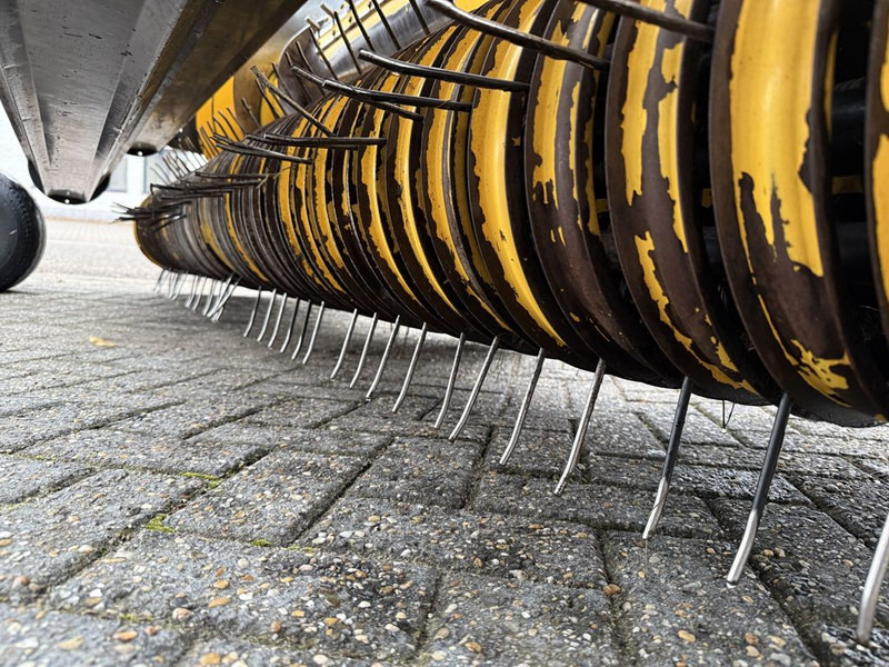 Harvester New Holland 300FPE Gras Pickup: picture 15 Harvester New Holland 300FPE Gras Pickup: picture 15