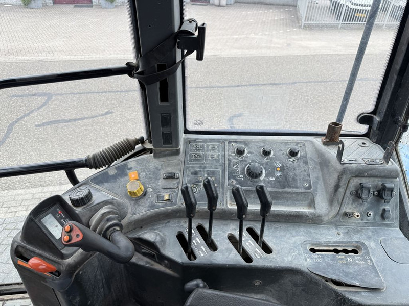 New Holland 8360 Range Command on lease New Holland 8360 Range Command: picture 7 New Holland 8360 Range Command on lease New Holland 8360 Range Command: picture 7