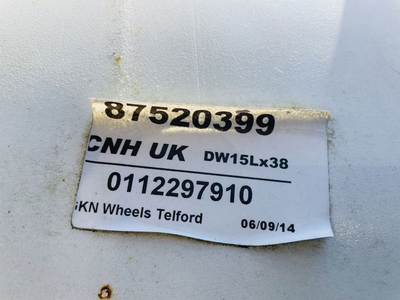 New Holland DW15Lx 38 set velgen - Rim: picture 3 New Holland DW15Lx 38 set velgen - Rim: picture 3
