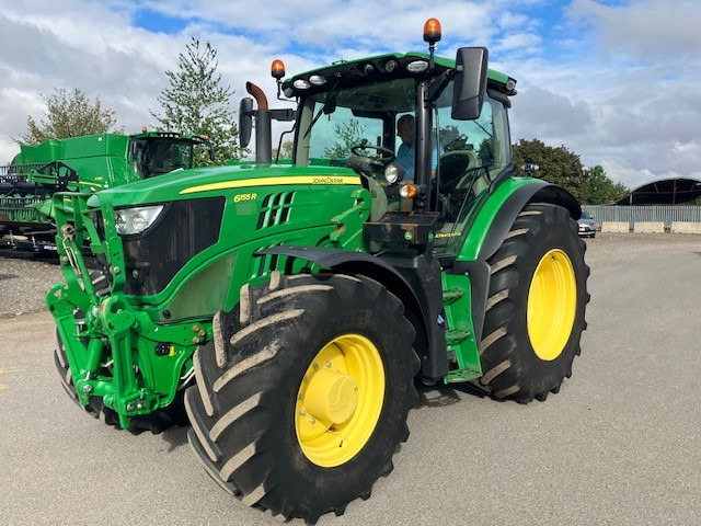 JOHN DEERE 6155R - Farm tractor: picture 1 JOHN DEERE 6155R - Farm tractor: picture 1