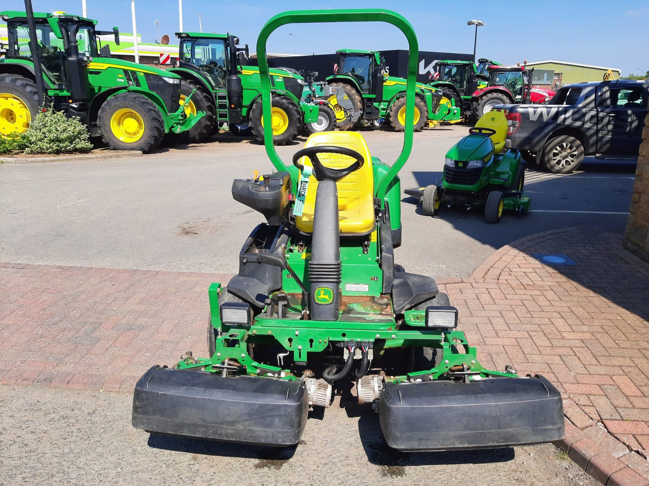 John Deere 2500EH greens triple mower - Garden mower: picture 4 John Deere 2500EH greens triple mower - Garden mower: picture 4