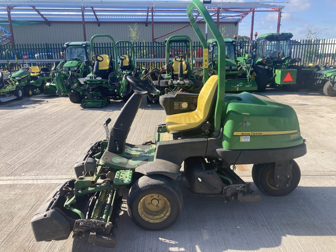 John Deere 2500EH greens triple mower - Garden mower: picture 2 John Deere 2500EH greens triple mower - Garden mower: picture 2