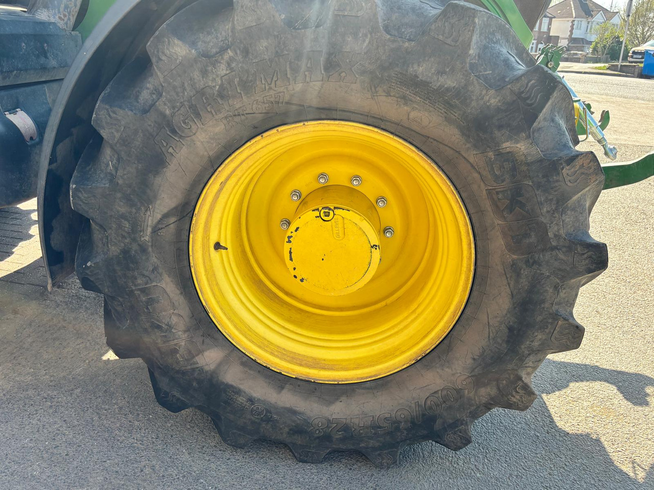 John Deere 6190R - Farm tractor: picture 5 John Deere 6190R - Farm tractor: picture 5
