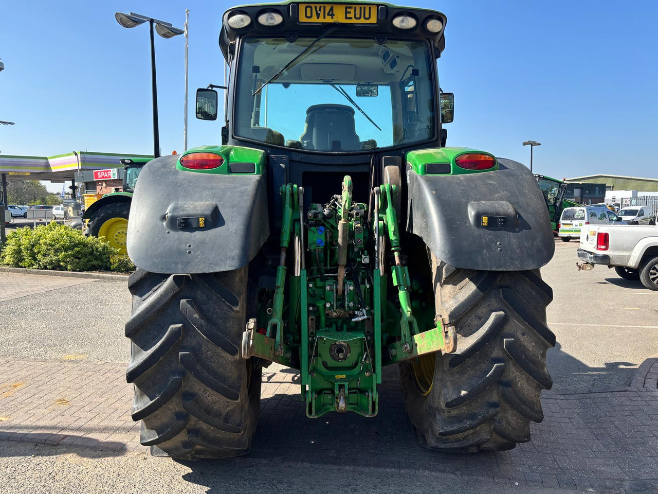 John Deere 6190R - Farm tractor: picture 3 John Deere 6190R - Farm tractor: picture 3