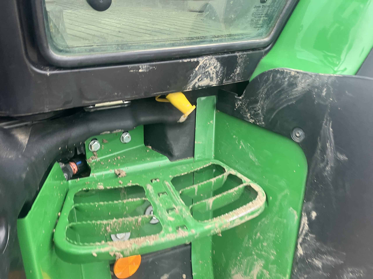 Farm tractor John Deere 6R 130: picture 9