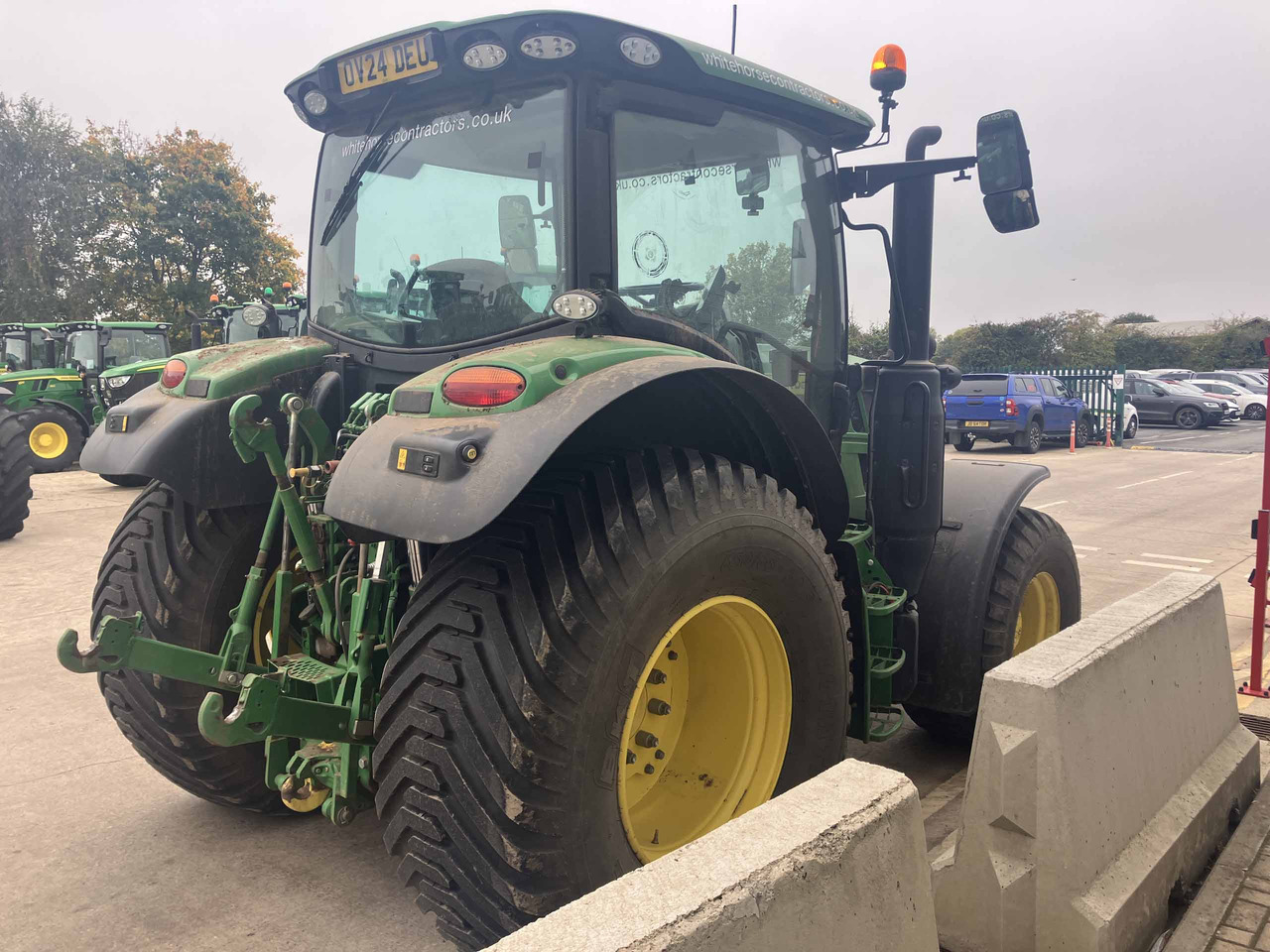 John Deere 6R 130 - Farm tractor: picture 5 John Deere 6R 130 - Farm tractor: picture 5