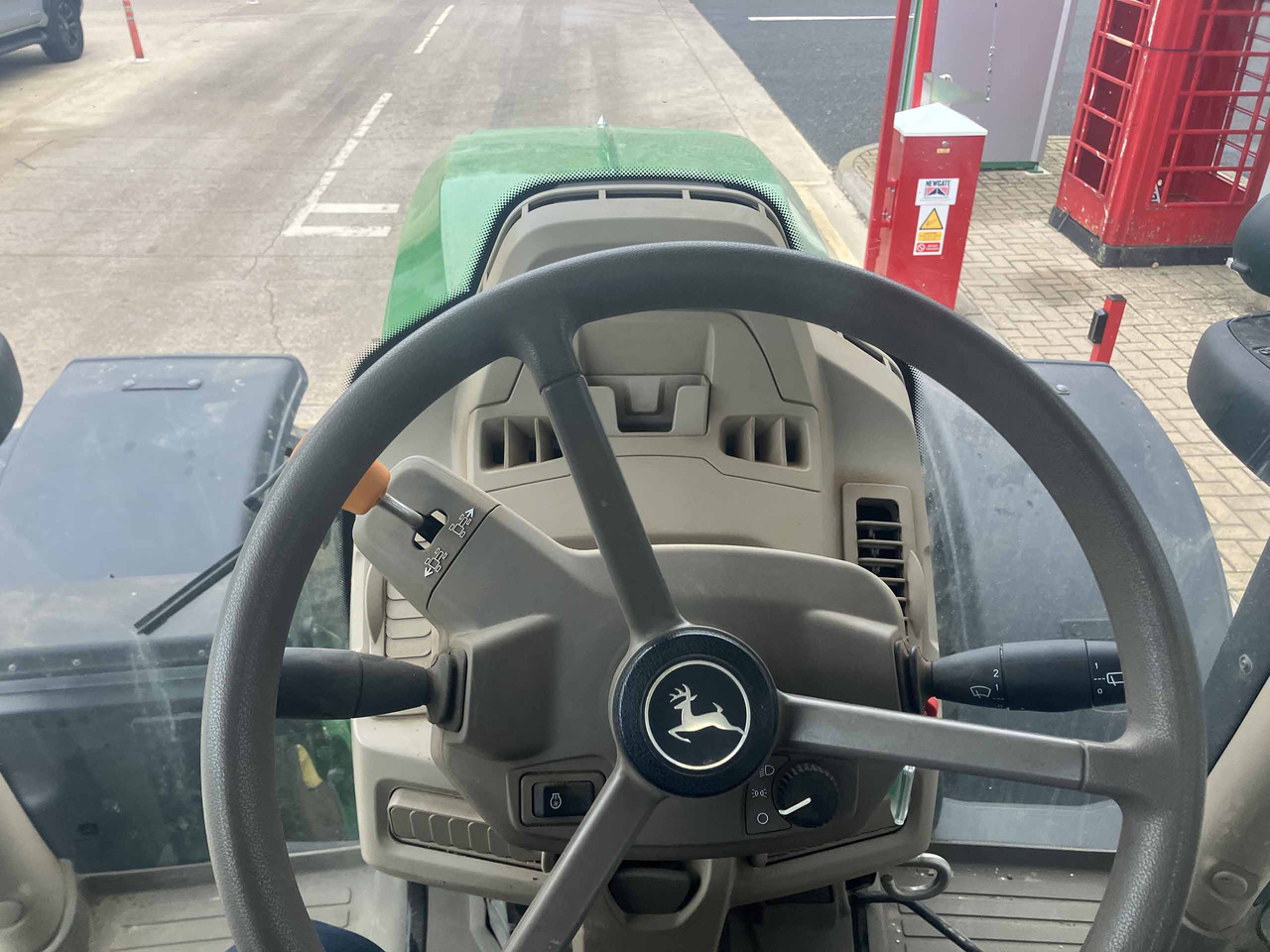 Farm tractor John Deere 6R 130: picture 14