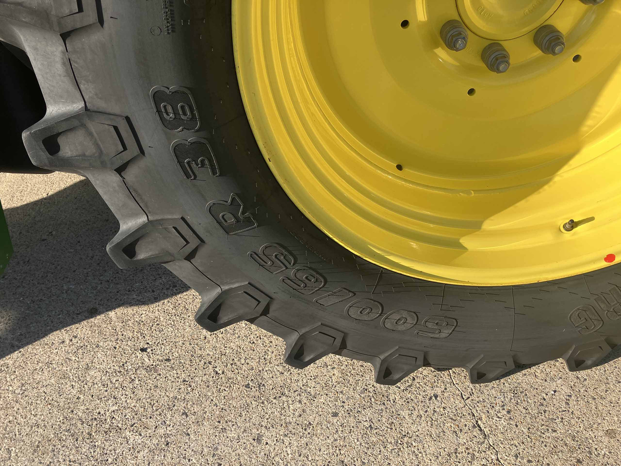 Farm tractor John Deere 6R 150 & 623R Loader: picture 13