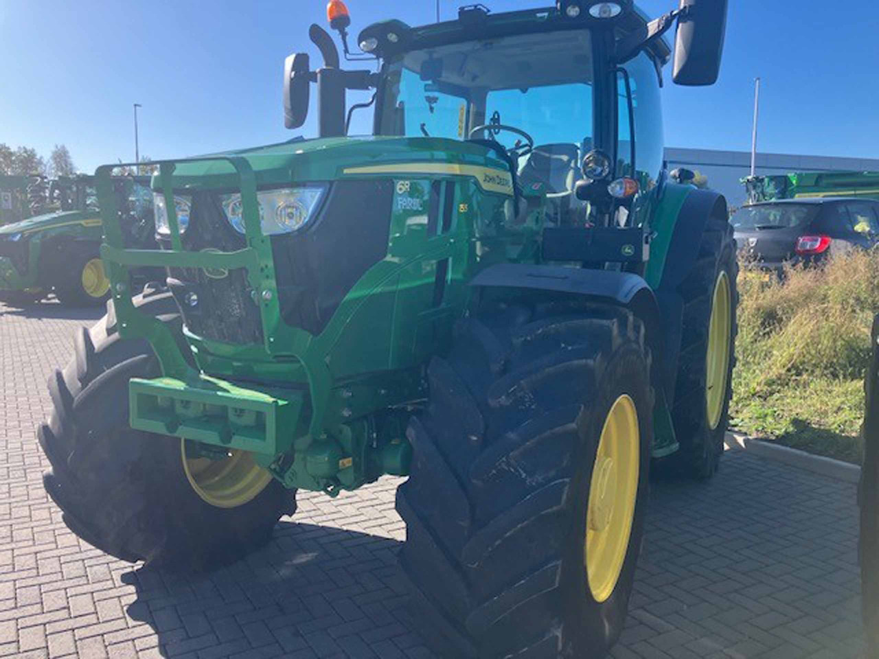 John Deere 6R 155 - Farm tractor: picture 2 John Deere 6R 155 - Farm tractor: picture 2