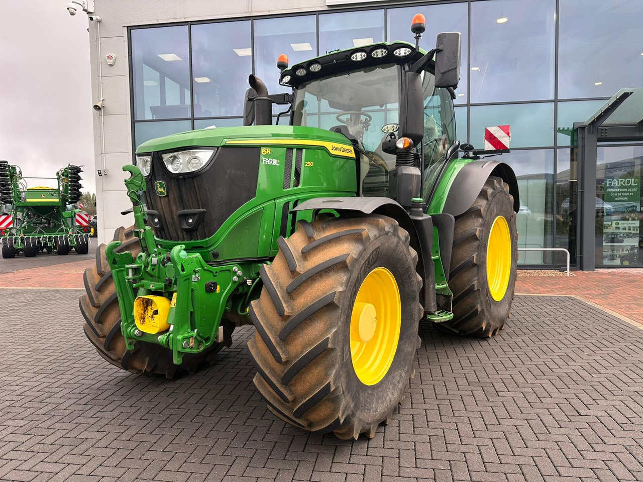 John Deere 6R 250 - Farm tractor: picture 1 John Deere 6R 250 - Farm tractor: picture 1