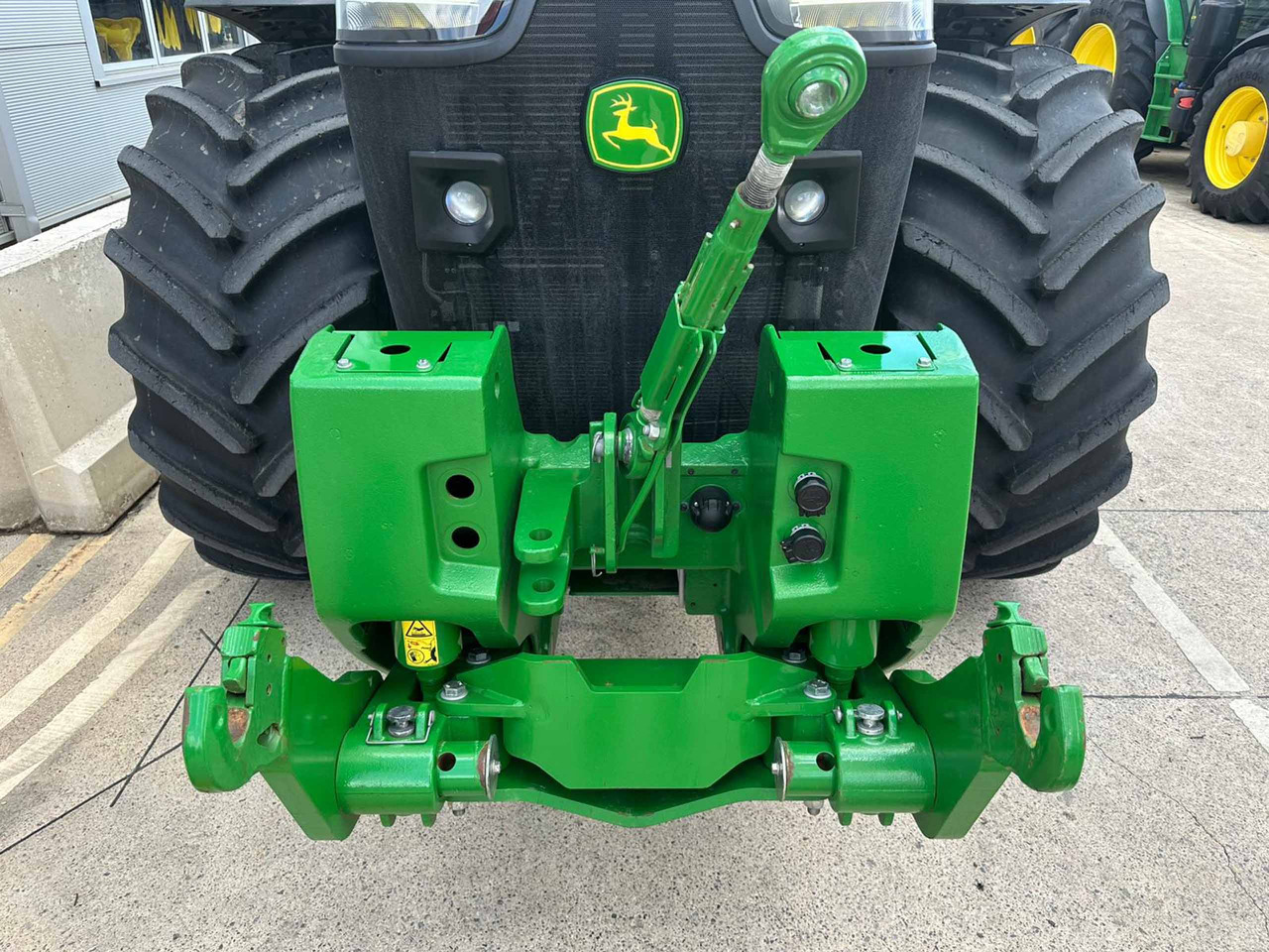 Farm tractor John Deere 8R 410: picture 9