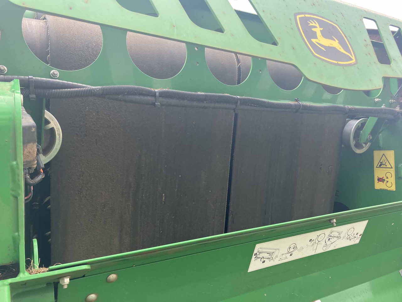 John Deere V451R - Hay and forage equipment: picture 4 John Deere V451R - Hay and forage equipment: picture 4