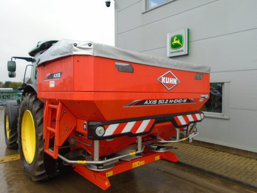 Kuhn Axis 50.2 M EMC W ISO PRO - Fertilizer spreader: picture 1 Kuhn Axis 50.2 M EMC W ISO PRO - Fertilizer spreader: picture 1