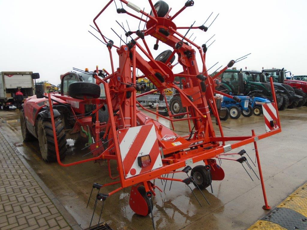 Kuhn GF 7802 - Tedder/ Rake: picture 3 Kuhn GF 7802 - Tedder/ Rake: picture 3